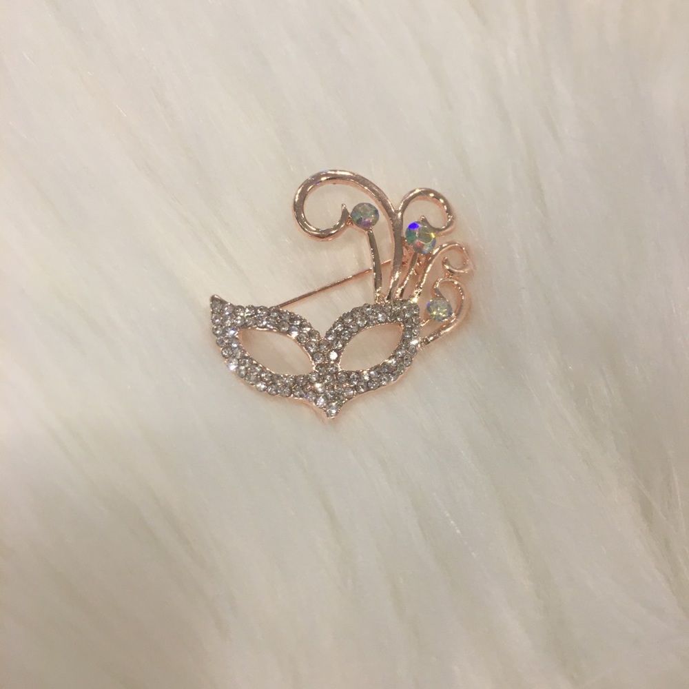 Brooch No:24